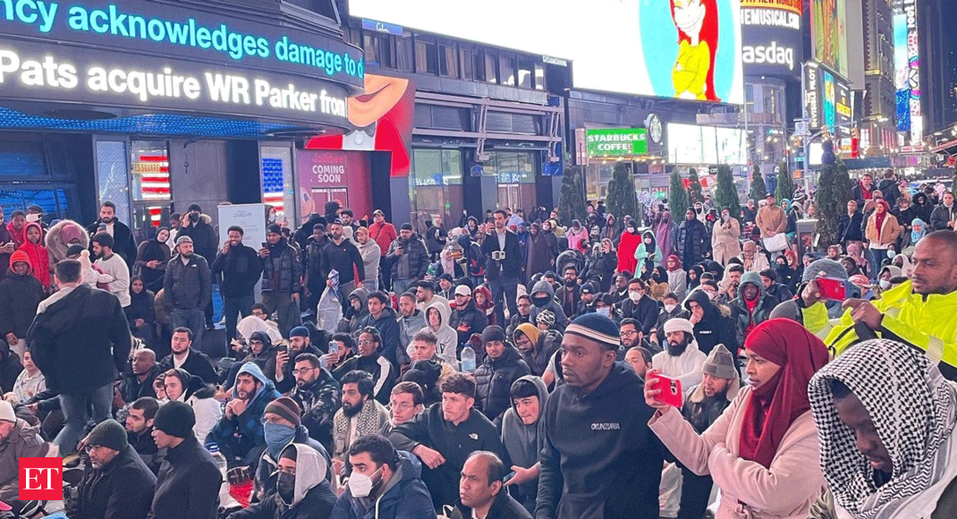 US Times Square In a first, Muslims perform Taraweeh prayer at Times