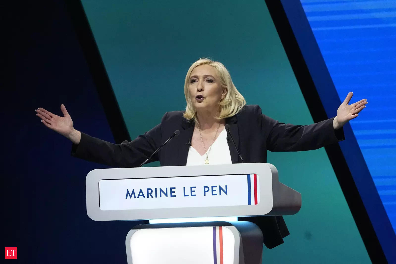 french election opens up as marine le pen surges