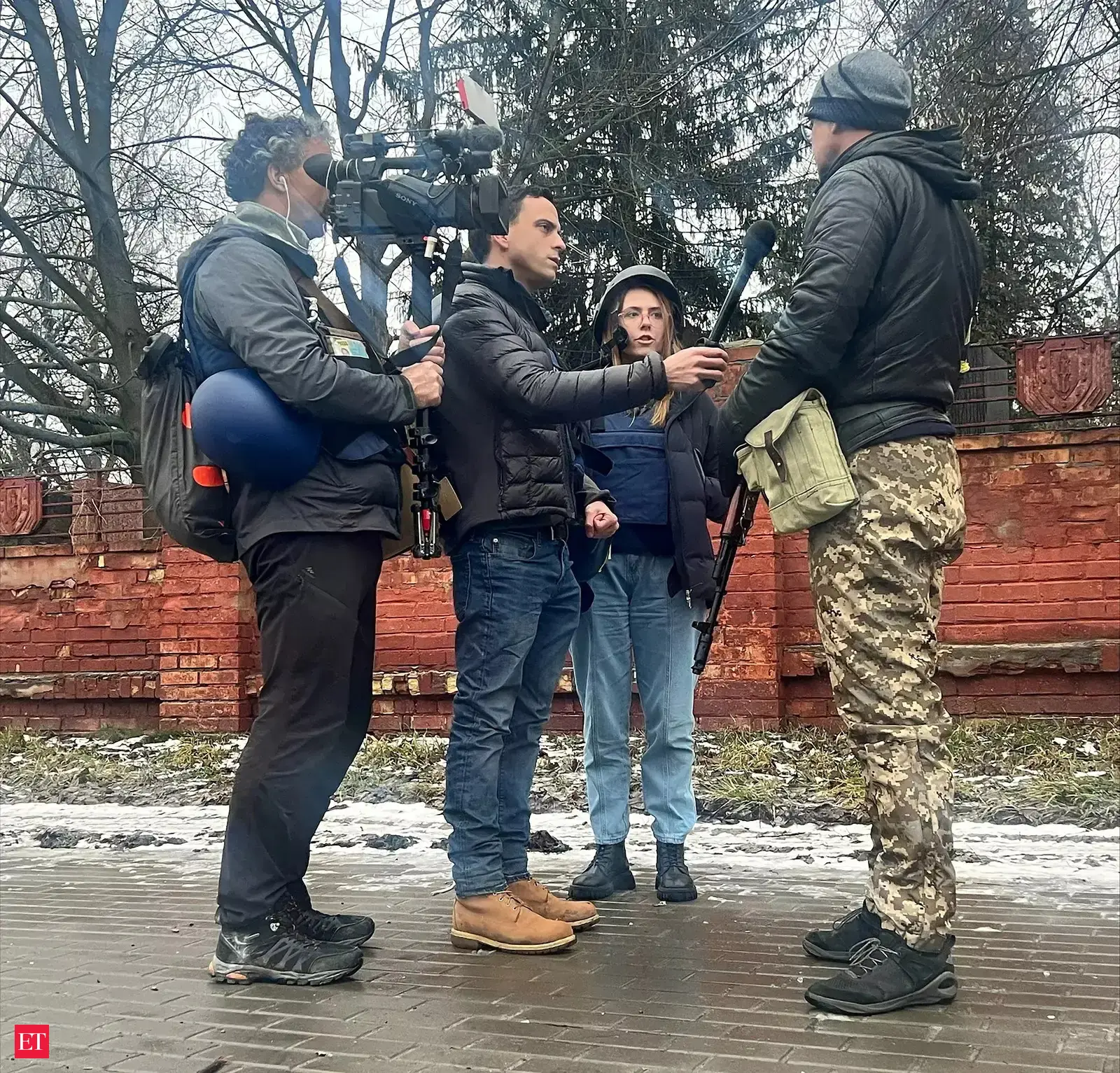 Benjamin Hall: Fox News journalist Benjamin Hall shot in Kyiv blast posts  about his distressing injuries - The Economic Times