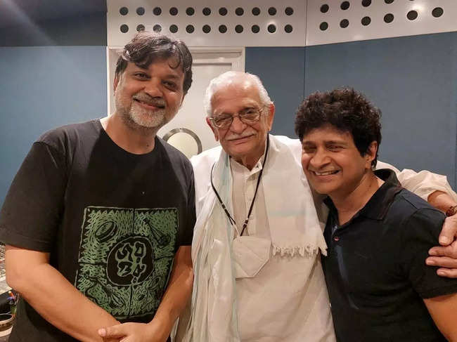 Srijit Mukherji with Gulzar and KK
