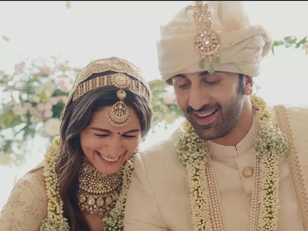 Ranbir Alia Wedding Highlights: Happy couple toasts to married life with champagne & cake