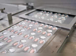 Britain to start rolling out Pfizer COVID pill next month