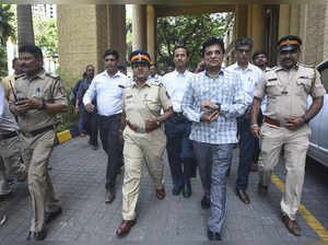 Mumbai: BJP leader Kirit Somaiya appears before the Economic Offences Wing (EOW)...
