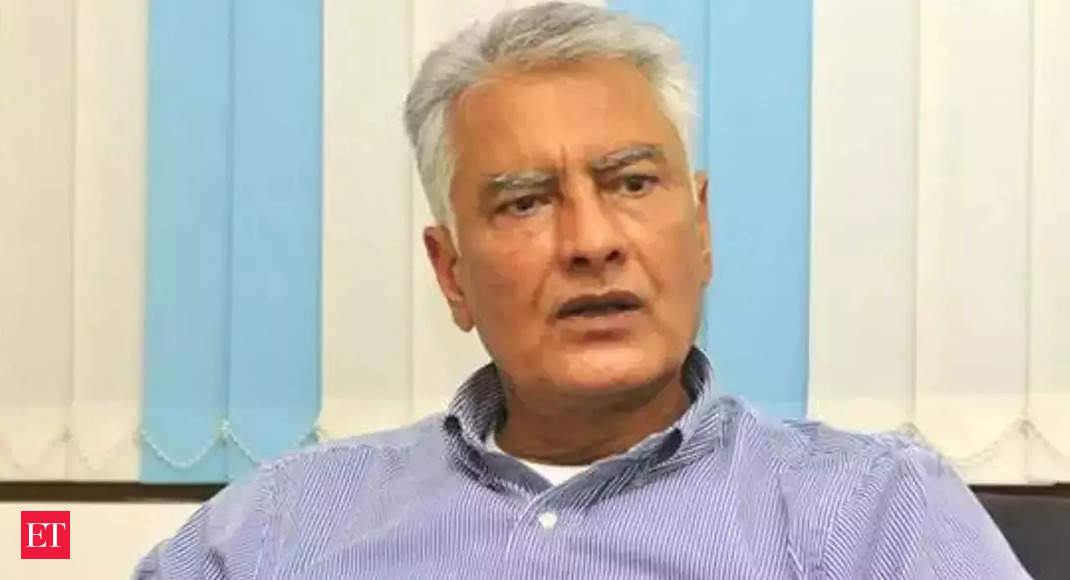 Facing suspension, Sunil Jakhar wishes Congress 'good luck'