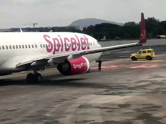 spicejet news: SpiceJet's Mumbai-Durgapur flight faces massive turbulence  during descent; 40 passengers injured - The Economic Times Video | ET Now