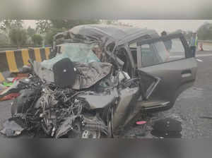 Road accident on Yamuna Expressway in Mathura