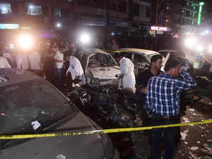 1 killed, 13 others injured in Karachi blast