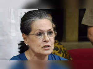 Sonia Gandhi holds key Congress meeting, also meets PDP chief Mehbooba Mufti
