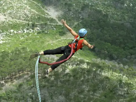 ​Bungee jumping
