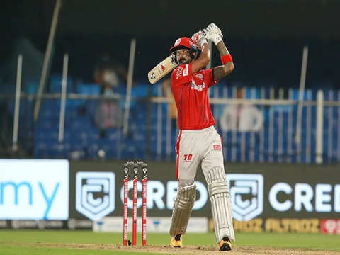 Mumbai Indians Batsman Dwayne Bravo Camplite in the DLF IPL Twenty20  cricket tournament day/night Match between the Mumbai Stock Photo - Alamy