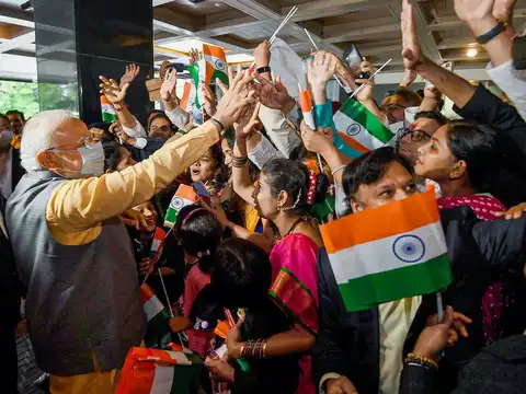 ​Rousing welcome by diaspora