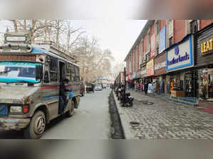 Srinagar, Jan 31 (ANI): Normal life resumes in the Kashmir valley after the week...