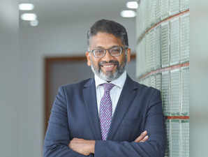 Mr. Vetri Subramaniam,  Chief Investment Officer, UTI AMC (1)