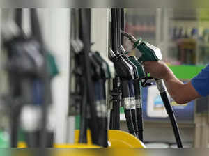 Average cost of filling up car in UK hits record 100 pounds