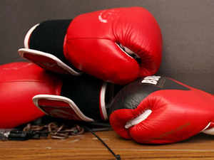 Ex-British boxer Julius Francis knocks out