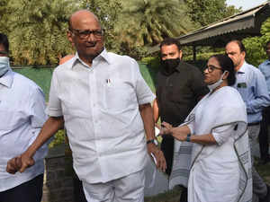 Sharad Pawar declines to be presidential candidate as 17 parties attend meeting called by Mamata