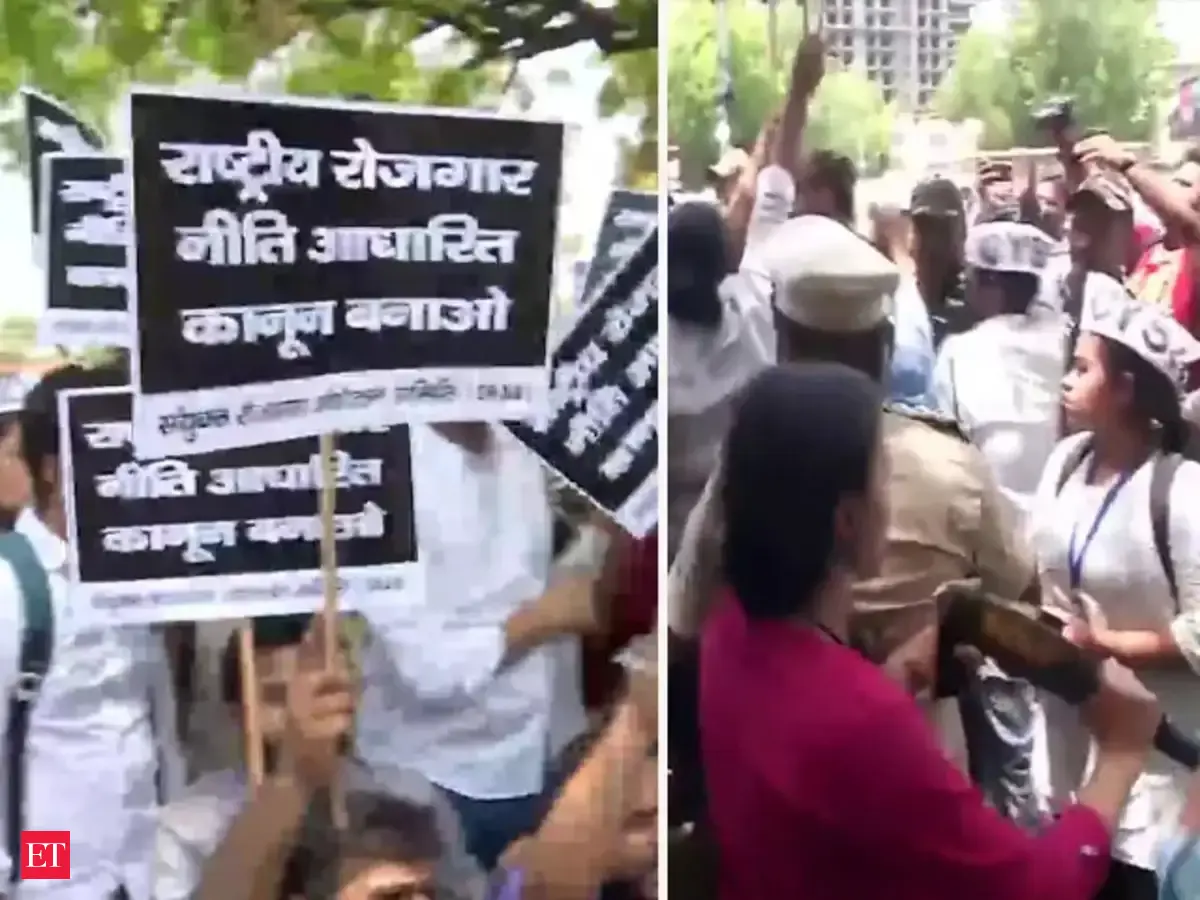 AAP protest: Agnipath Scheme: AAP stages protest in Delhi against ...