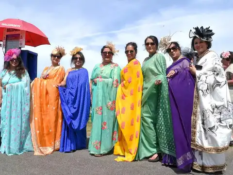 The Grandeur Of &lsquo;Mekhala Chador&rsquo;