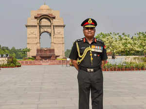 Army Chief General Manoj Pande reviews security along Line of Actual Control