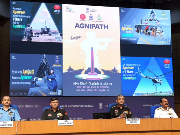 Agnipath Scheme Protest Updates: Service chiefs brief PM on Agnipath scheme, no official comment on the meetings