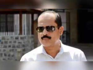 Mumbai: CBI opposes default bail plea of Sachin Waze in graft case