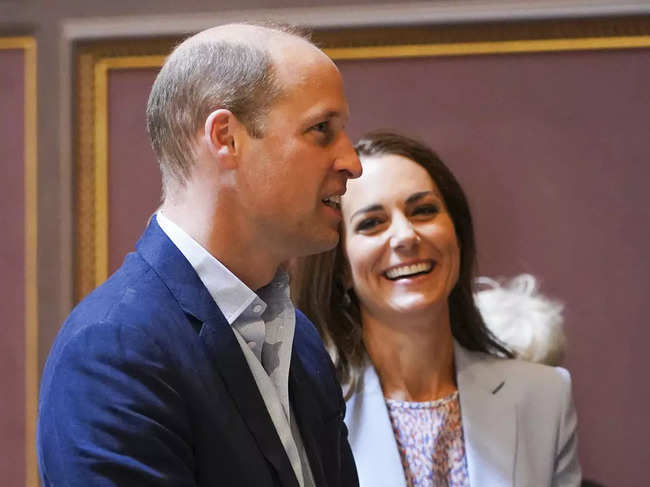 william: Prince William and Kate Middleton release their first joint  portrait. See pic - The Economic Times