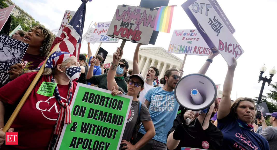 US Supreme Court overturns Roe v. Wade abortion landmark