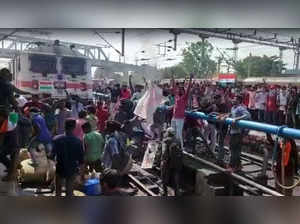 Agnipath protests: 316 trains affected, 200 cancelled across country; 7 trains affected by arson