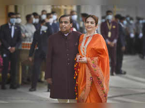 Mukesh Ambani with his wife Neeta Ambani