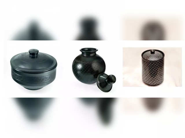 Black pottery pieces