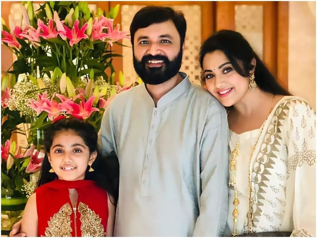 South star Meena’s husband Vidyasagar dies of lung ailment