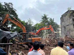 Mumbai building collapse: Photos of rescue operation