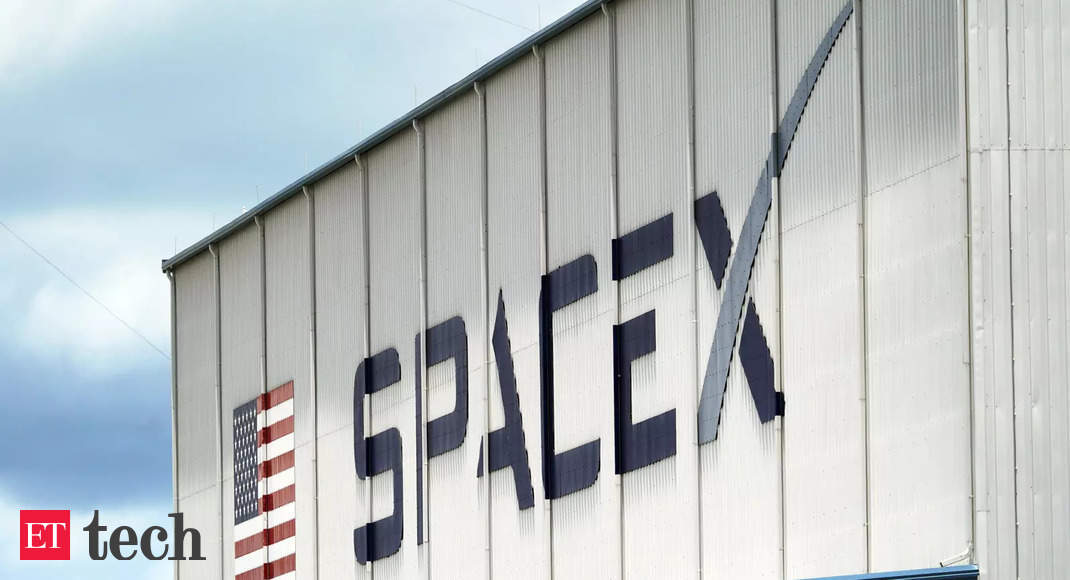  US approves SpaceX