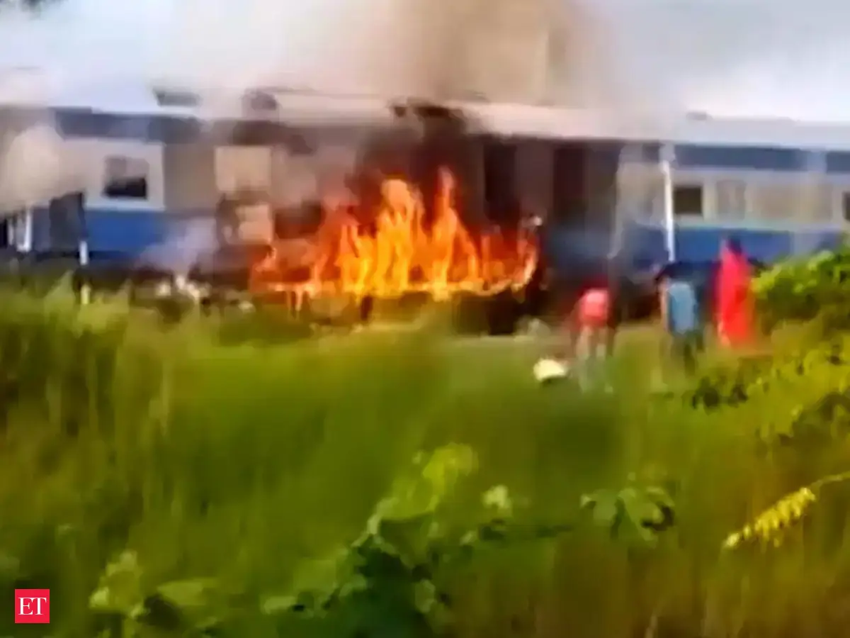 DMU Train Fire News: Bihar: Fire breaks out at DMU train engine; All ...