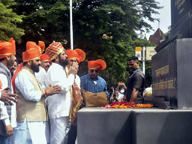Shinde pays tribute to Bal Thackeray's statue