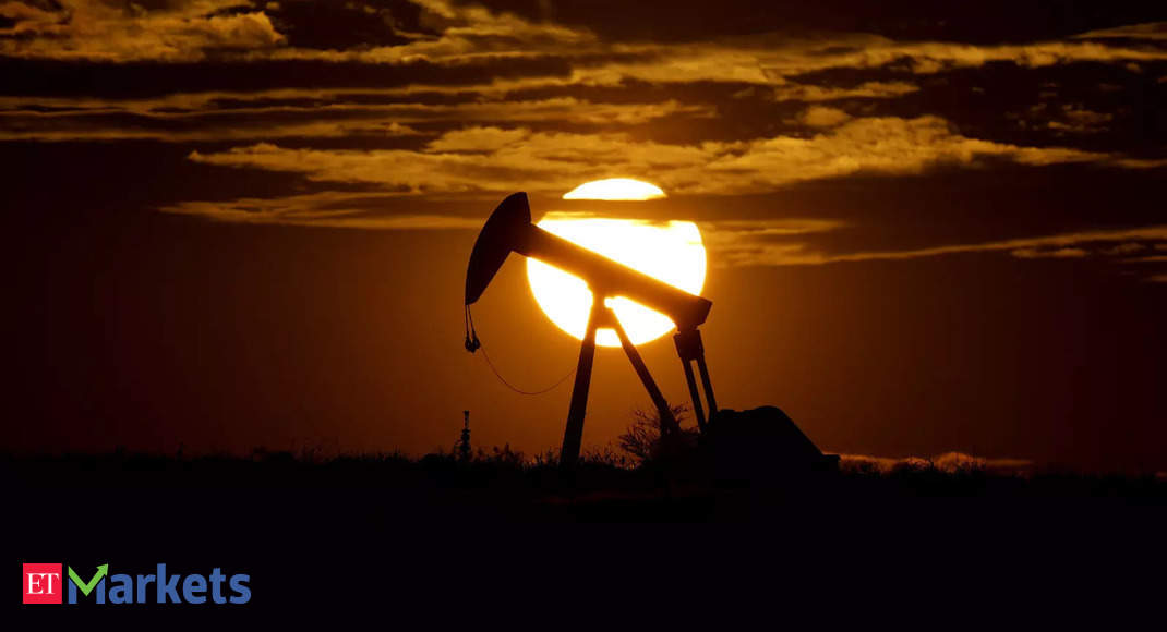Oil prices slip as recession fears rumble on, tight supply stems losses