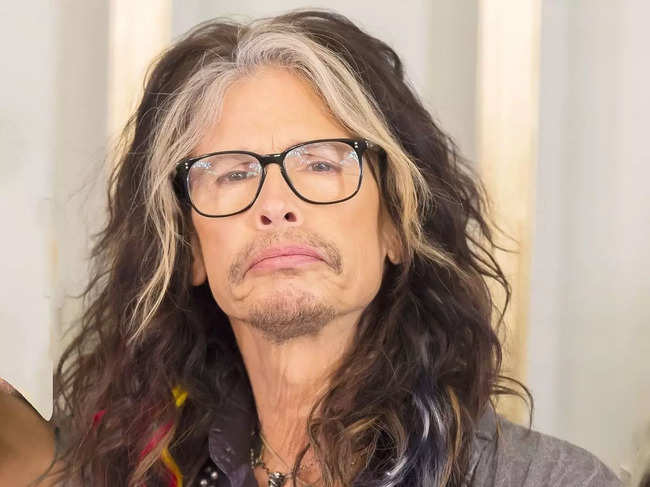 Steven Tyler Aerosmith Frontman Steven Tyler Leaves Rehab Says He Wants To Be Back On Stage