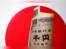 Safety-bid lifts yen after former PM Abe shot