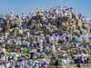 Saudi Arabia: Muslim pilgrims pray at Mount Arafat as Hajj continues