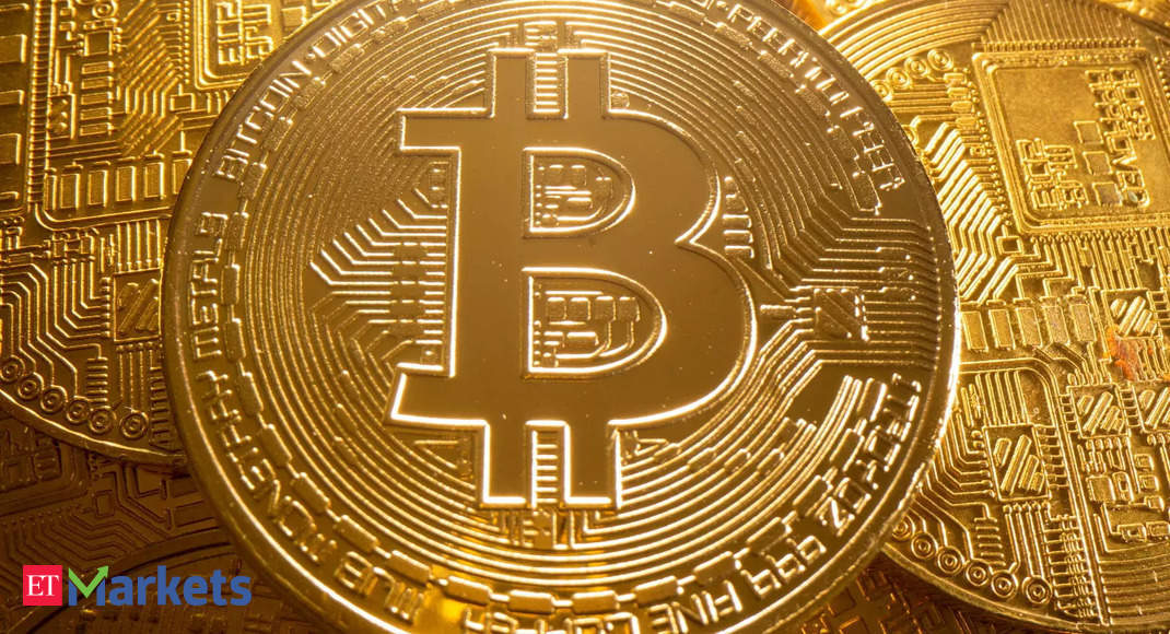Bitcoin nears $20,000; Solana, Shiba Inu gain