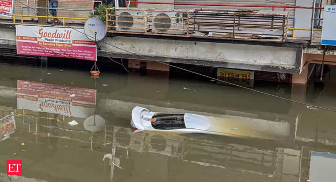 Gujarat Valsad Flood Gujarat Valsad Reels Under Flood Like Situation Amid Heavy Rains 700 