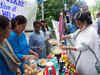 Mamata makes, serves 'pani puris' to people in Darjeeling