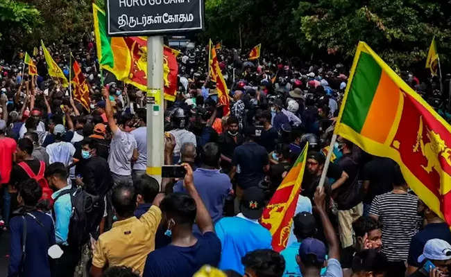 ibrahim solih: Protests near Maldives President Solih's house urging him to send Rajapaksa back to Sri Lanka - The Economic Times