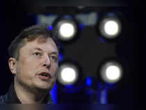 SEC steps up scrutiny over Musk comments on $44 bln Twitter deal