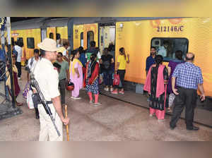 Patna: Passengers board Rajendra Nagar-New Delhi Tejas Rajdhani Express train fo...