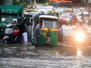 Rain lash Delhi causing waterlogging, hampering traffic movement