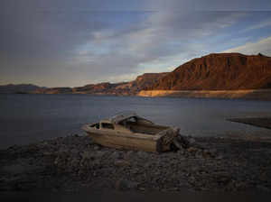 The water level at US's largest reservoir Lake Mead