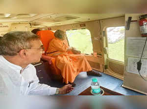 In Baghpat, CM Yogi showered flowers on Kanwariyas from a helicopter.