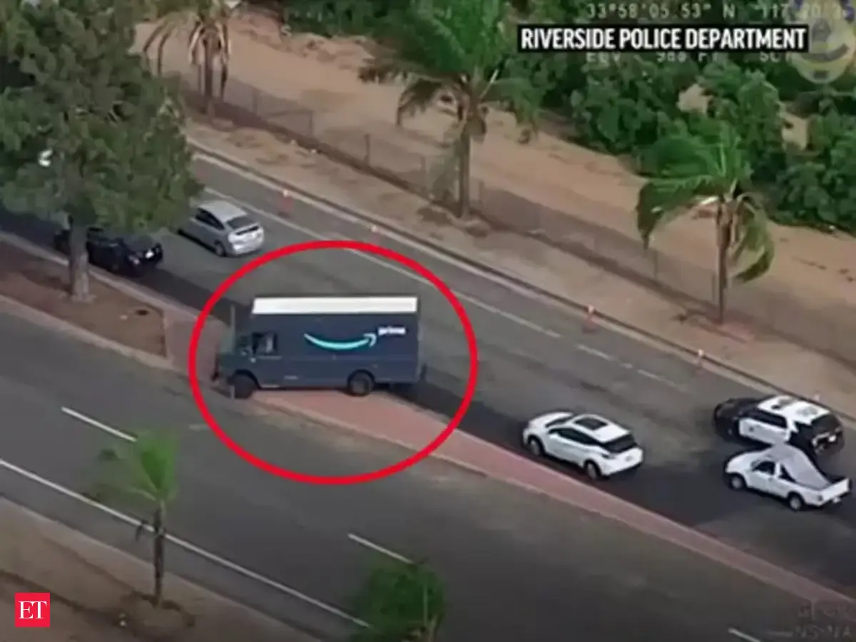 Police Chase Video: US: Robbery suspect arrested after chase in stolen ...