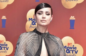 'Purple Hearts' movie review: Netizens go gaga over music, actor Sofia Carson's performance. Read details here